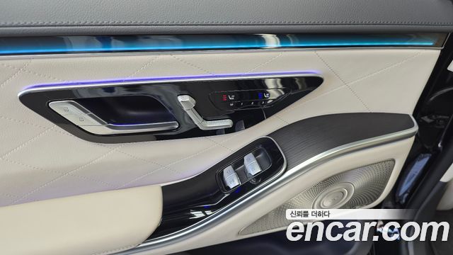 Mercedes-Benz S-Class 2022 — photo 29