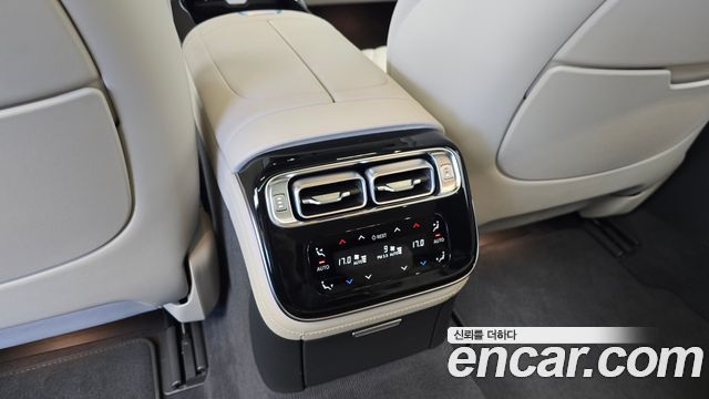 Mercedes-Benz S-Class 2022 — photo 31