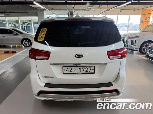 Kia Canival 2017 — photo 5