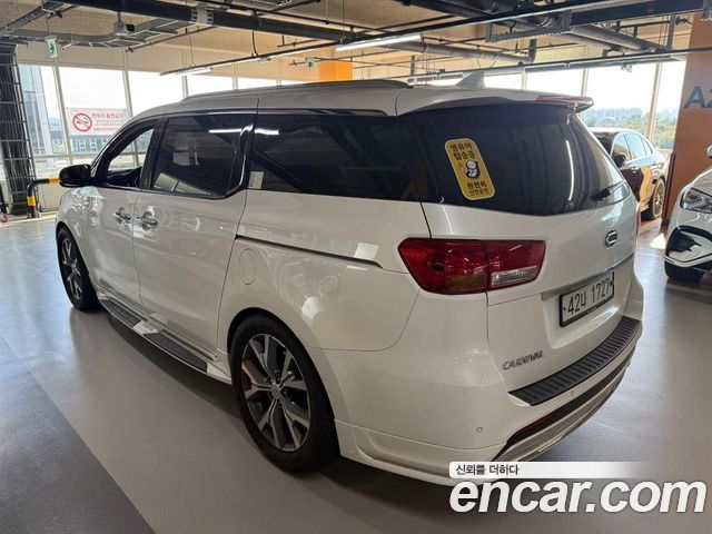 Kia Canival 2017 — photo 6
