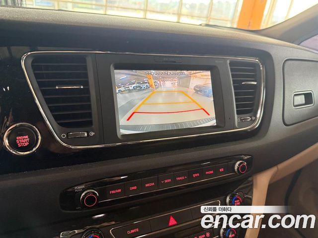 Kia Canival 2017 — photo 9