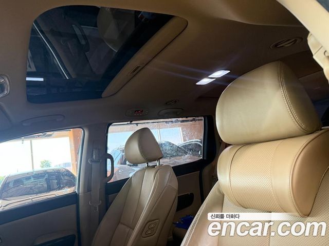 Kia Canival 2017 — photo 13