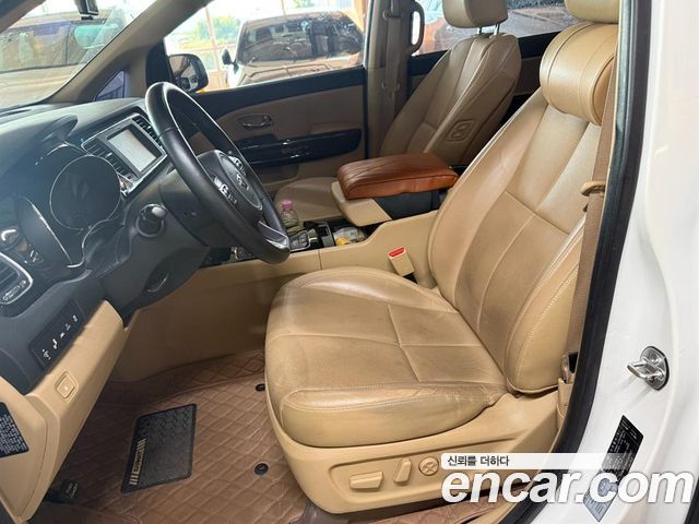 Kia Canival 2017 — photo 14