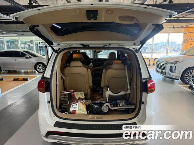Kia Canival 2017 — photo 15