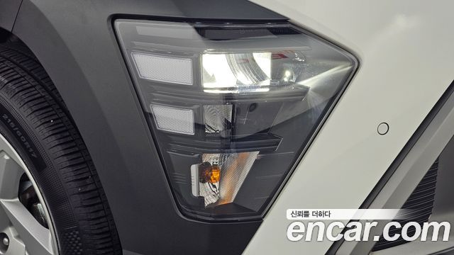Hyundai Kona 2023 — photo 8