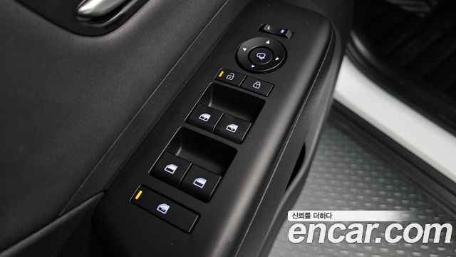 Hyundai Kona 2023 — photo 28
