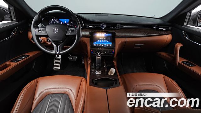 Maserati Quattroporte 2019 — photo 10