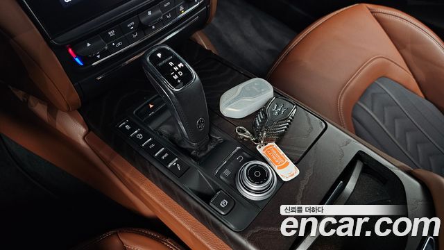 Maserati Quattroporte 2019 — photo 12