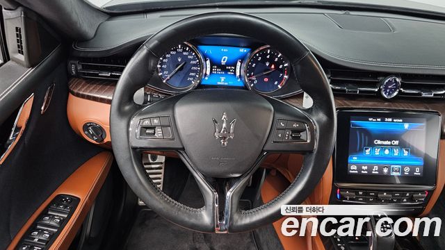Maserati Quattroporte 2019 — photo 19