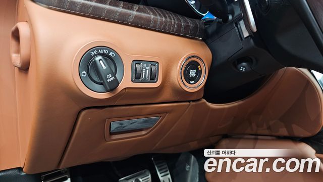 Maserati Quattroporte 2019 — photo 22