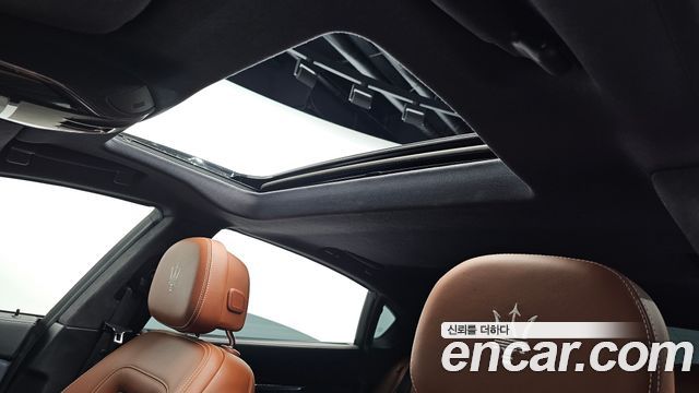 Maserati Quattroporte 2019 — photo 24