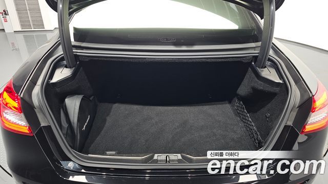 Maserati Quattroporte 2019 — photo 26