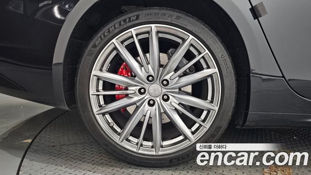 Maserati Quattroporte 2019 — photo 7
