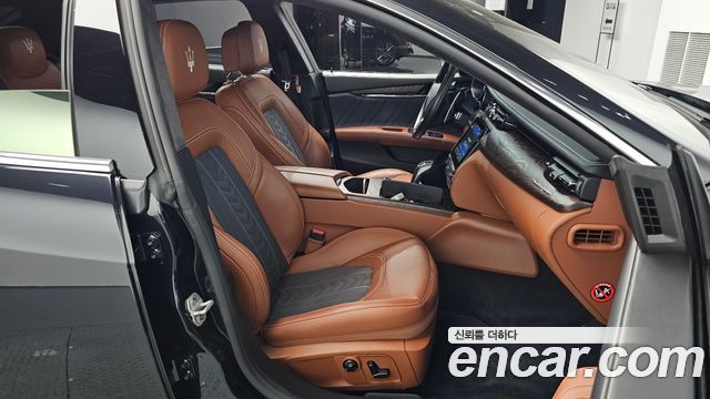 Maserati Quattroporte 2019 — photo 16
