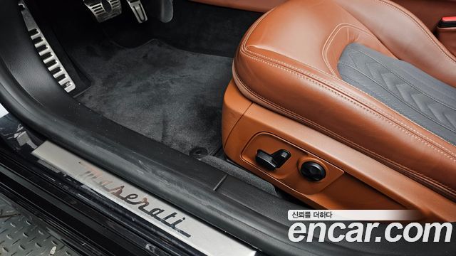 Maserati Quattroporte 2019 — photo 36