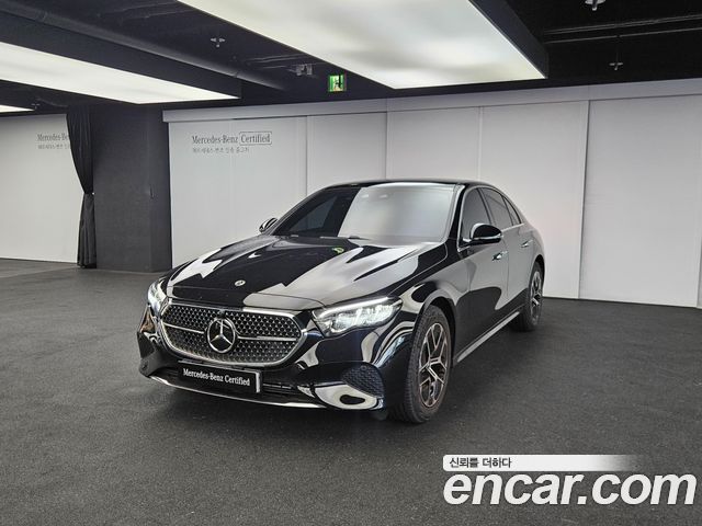 Mercedes-Benz E-Class 2026 — photo 1