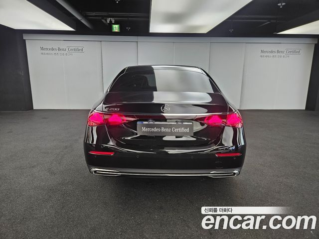 Mercedes-Benz E-Class 2026 — photo 4
