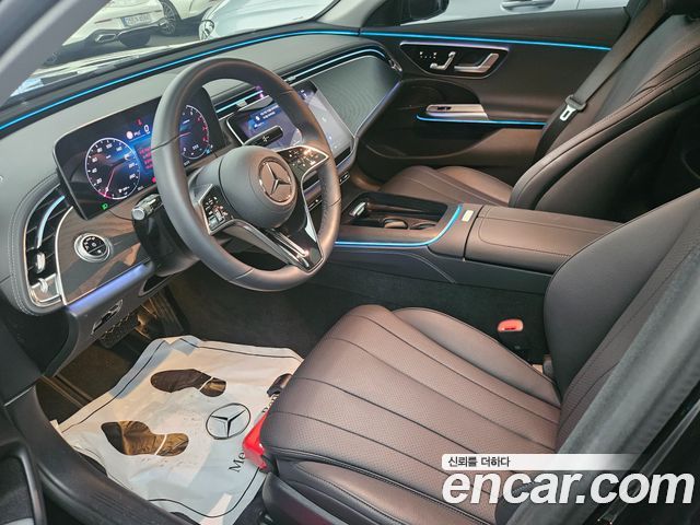 Mercedes-Benz E-Class 2026 — photo 8