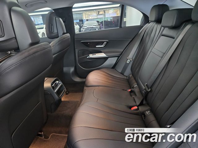 Mercedes-Benz E-Class 2026 — photo 9