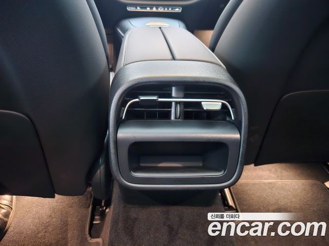 Mercedes-Benz E-Class 2026 — photo 12