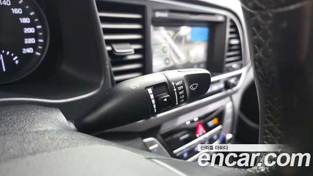 Hyundai AVANTE 2017 — photo 17