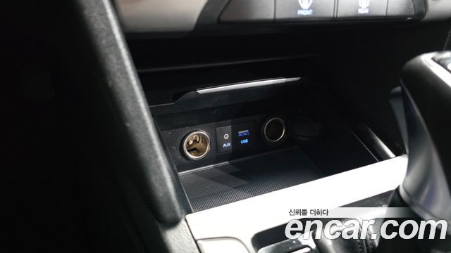 Hyundai AVANTE 2017 — photo 18