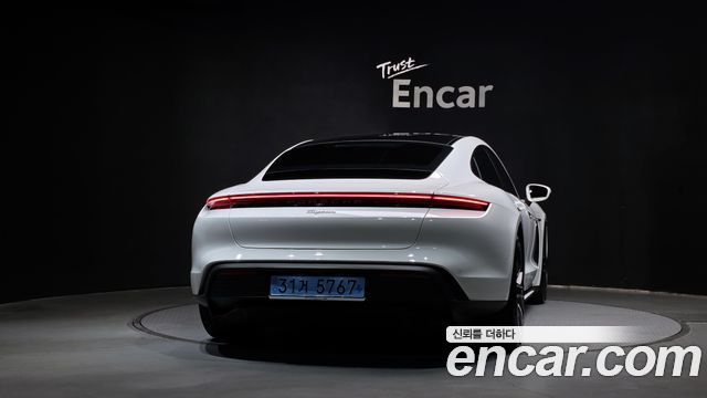 Porsche Taycan 2025 — photo 4