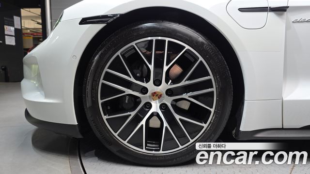 Porsche Taycan 2025 — photo 5