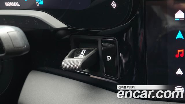 Porsche Taycan 2025 — photo 12
