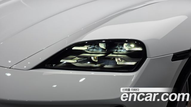 Porsche Taycan 2025 — photo 8