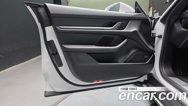 Porsche Taycan 2025 — photo 14