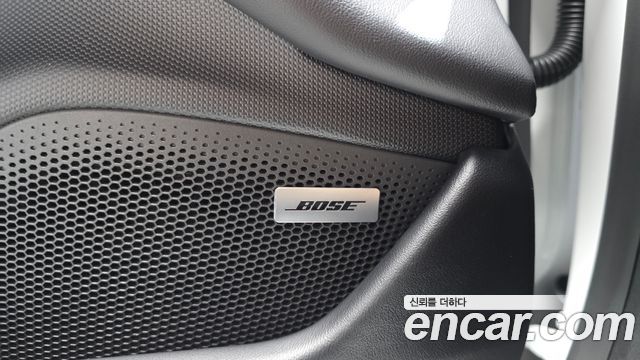 Porsche Taycan 2025 — photo 27