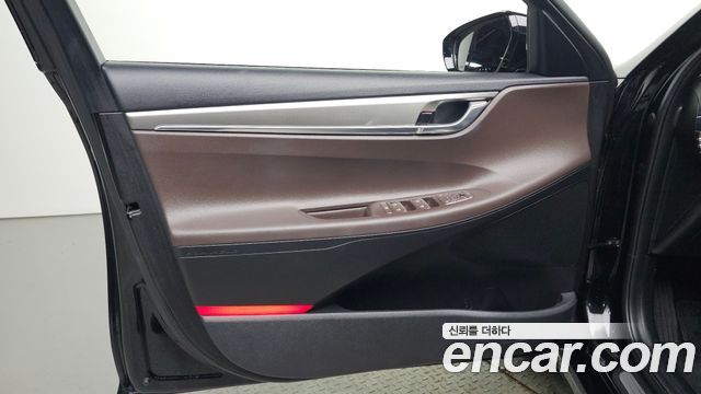 Hyundai Grandeur 2023 — photo 14