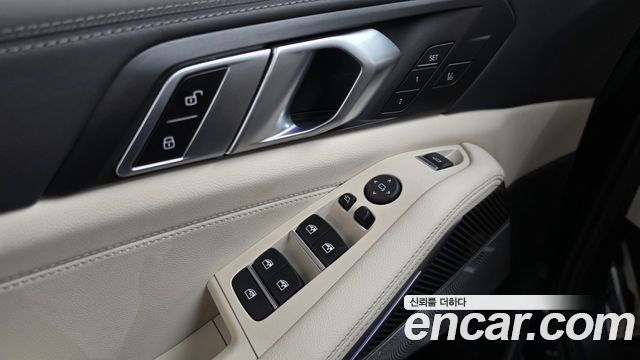 BMW X5 2022 — photo 28