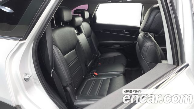 Kia Sorento 2016 — photo 17
