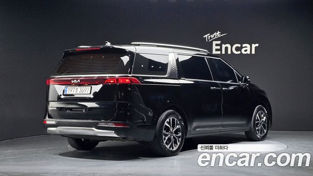 Kia Canival 2023 — photo 2