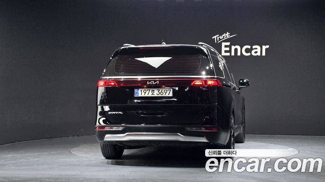 Kia Canival 2023 — photo 4