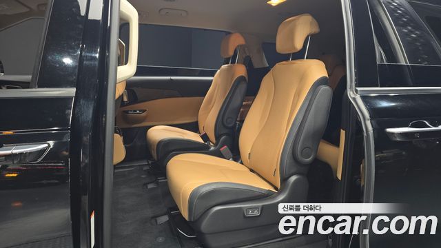 Kia Canival 2023 — photo 18