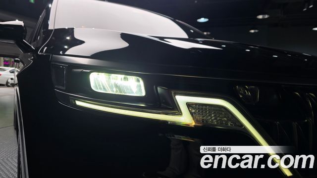 Kia Canival 2023 — photo 8