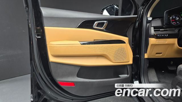 Kia Canival 2023 — photo 14