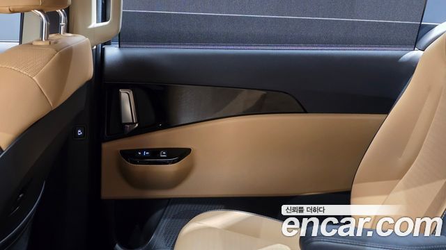 Kia Canival 2023 — photo 15