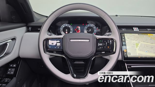 Land Rover Range Rover Velar 2026 — photo 15