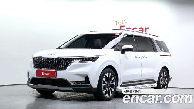 Kia Canival 2023 — photo 1