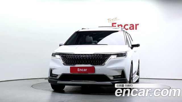 Kia Canival 2023 — photo 3