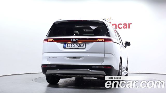 Kia Canival 2023 — photo 4