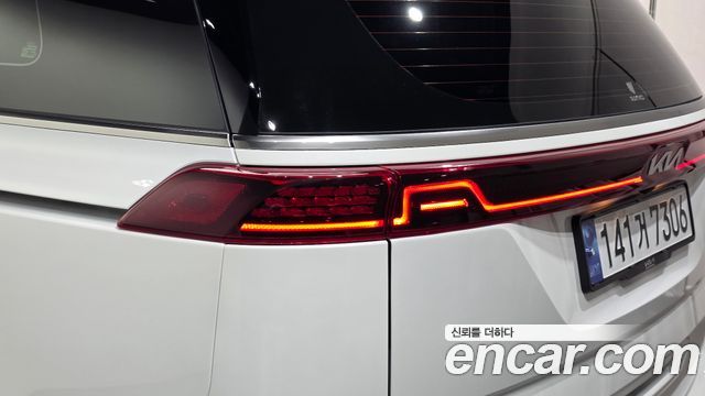 Kia Canival 2023 — photo 9