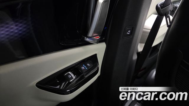 Kia Canival 2023 — photo 28