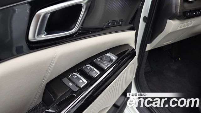Kia Canival 2023 — photo 31