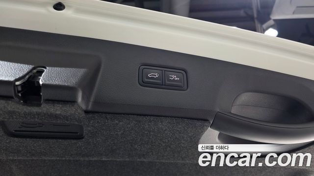 Kia Canival 2023 — photo 34