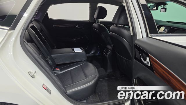 Kia K7 2017 — photo 12